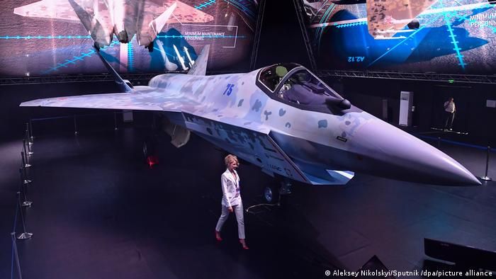 Rusia presenta su nuevo avión de combate Checkmate